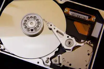 HDD এবং SSD এর ভেতরে কি থাকে